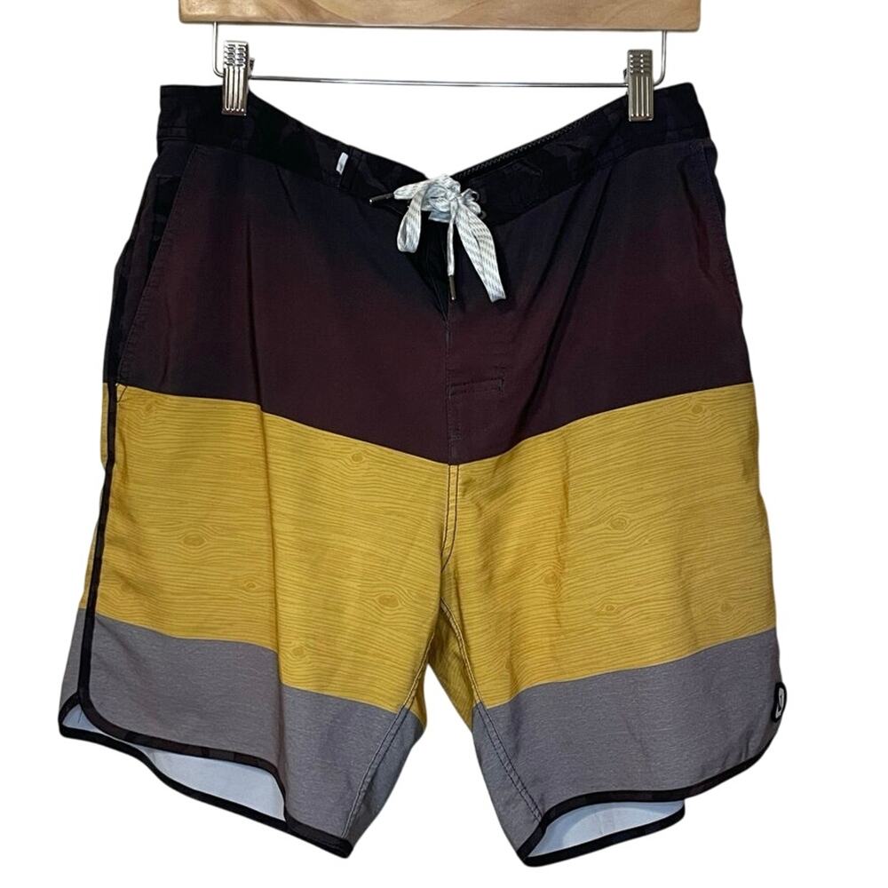 Vuori Men’s Yellow Brown & Gray Board Shorts Swim Shorts Large